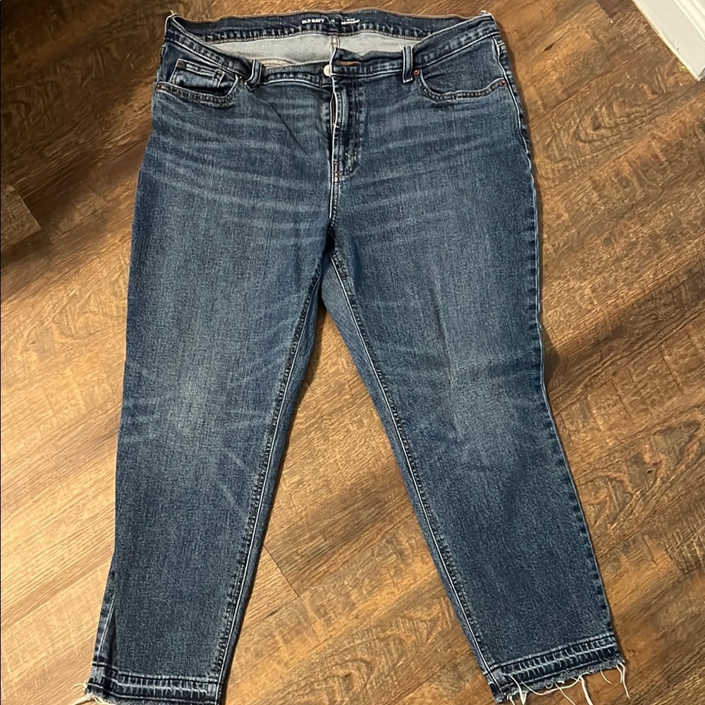 Old Navy Dark Blue Ankle Jeans Frayed Hem. Size 14